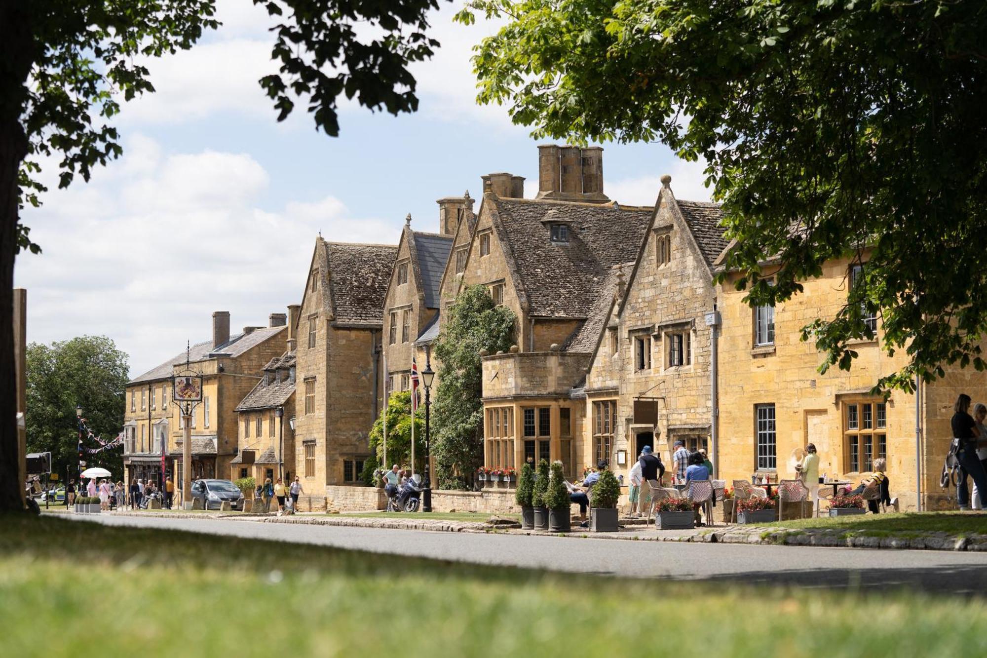 The Lygon Arms - An Iconic Luxury Hotel Broadway  Exterior photo